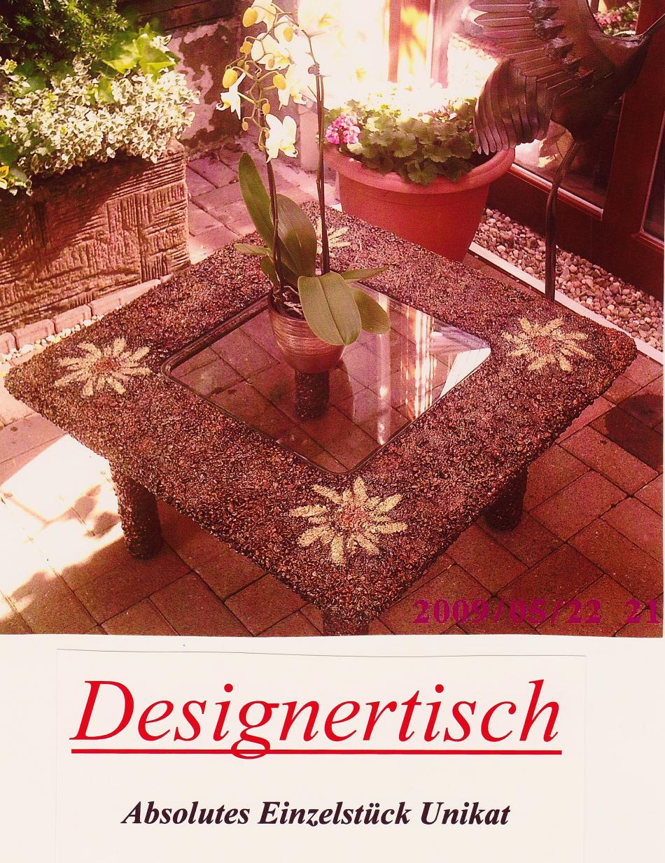 Tisch aus Steinen von Tisch aus Steinen
