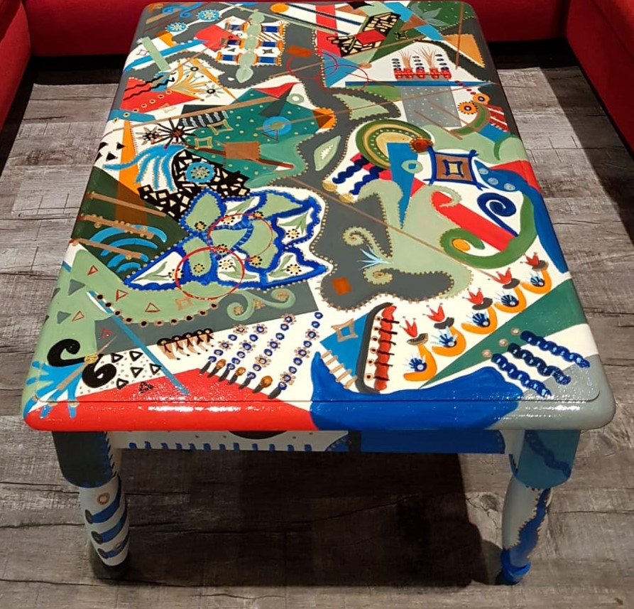 Bemalter Tisch von Atelier Haus Himmelsberg Bemalter Tisch