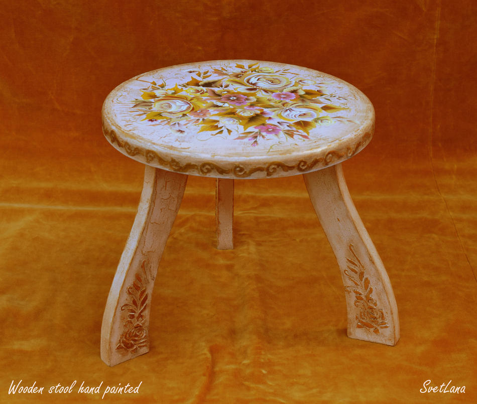 Wooden stool hand painted (view 1) von SvetLana Wooden stool hand painted (view 1)