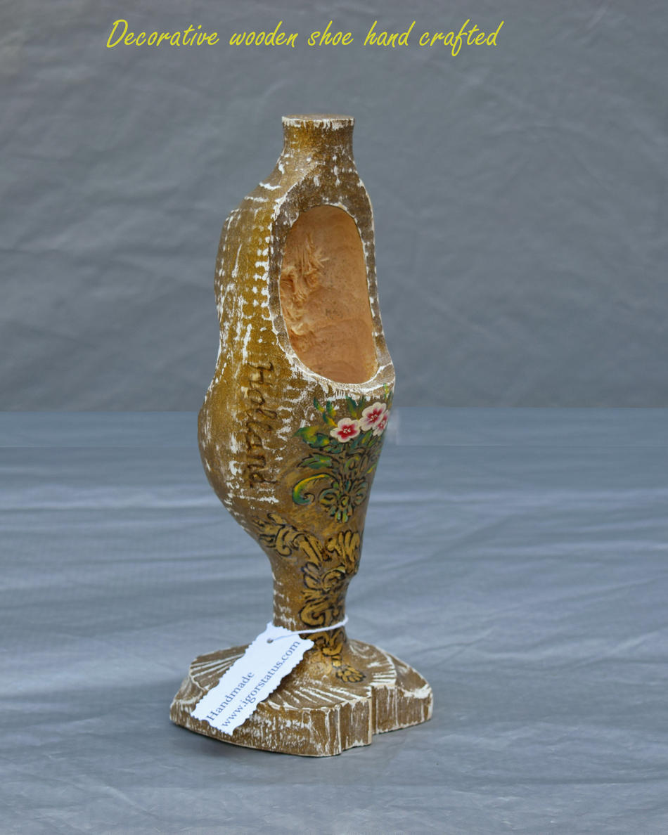 Decorative wooden shoe von SvetLana Decorative wooden shoe