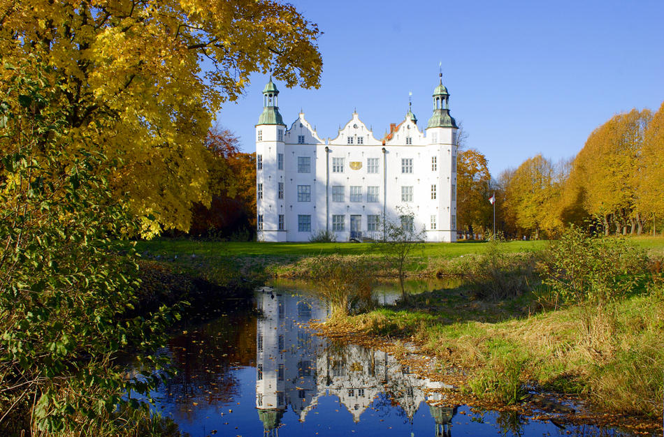 Schloß Ahrensburg von Reubild Schloß Ahrensburg