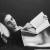 Frau mit Buch von Molle
